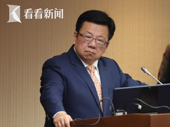 台高官被曝用公车送爱犬美容 曾因被砍预算哭穷