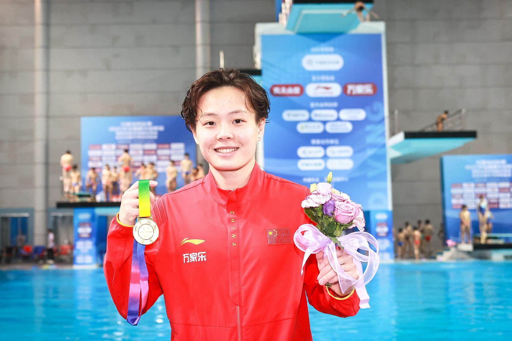 【全国跳水冠军赛】全红婵观战，陈艺文斩获女子3米板金牌