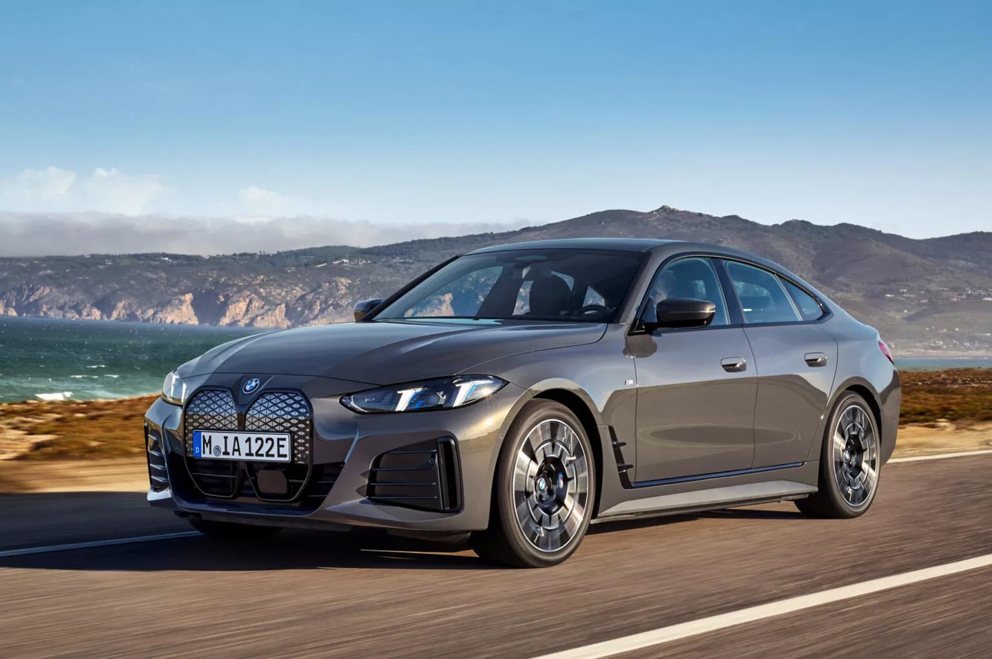 动力强过燃油版 M4，宝马 i4 M60 电动轿车发布