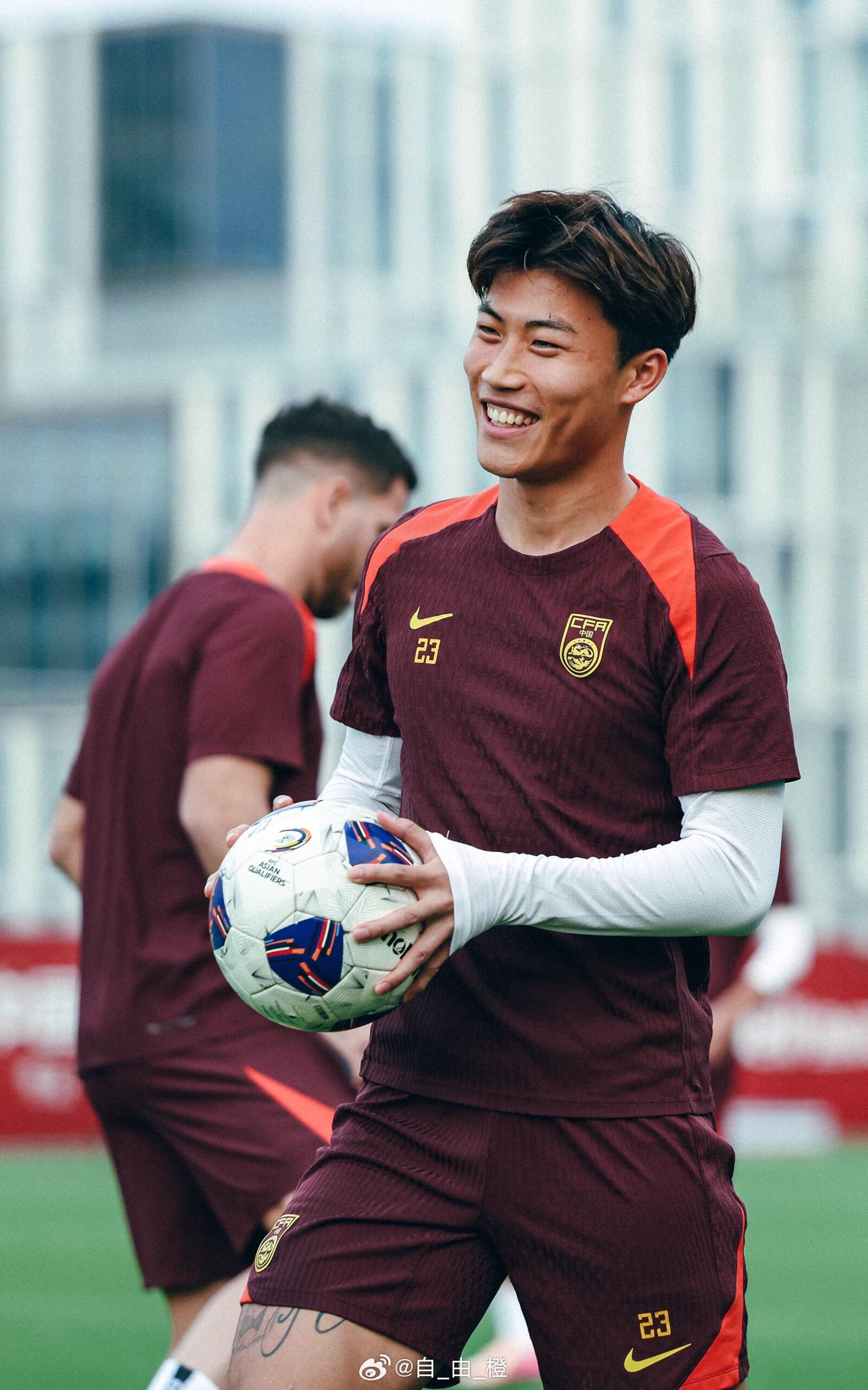 谢文能更新社交平台，配文：积极备战