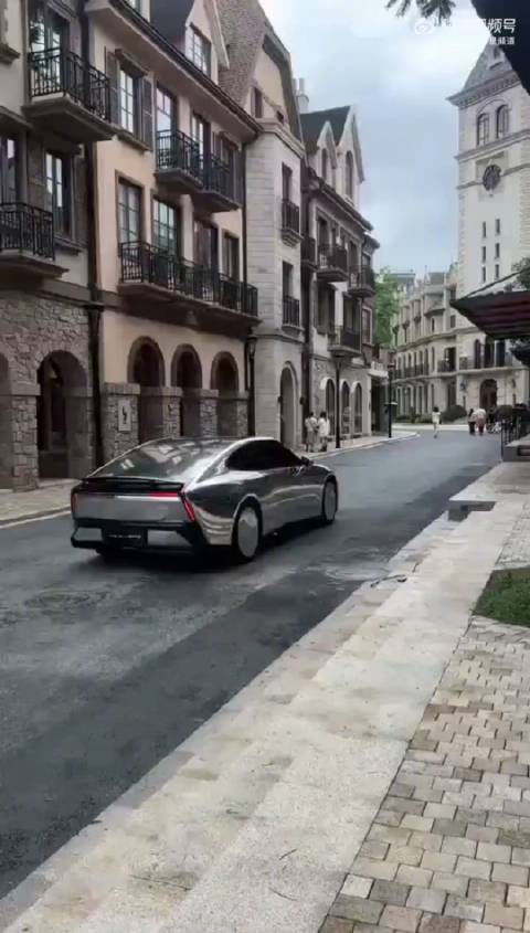 这是小鹏新 P7 的上路实拍 会是最终量产版吗？