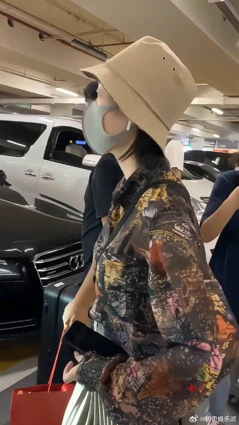 白发王妃张雪迎