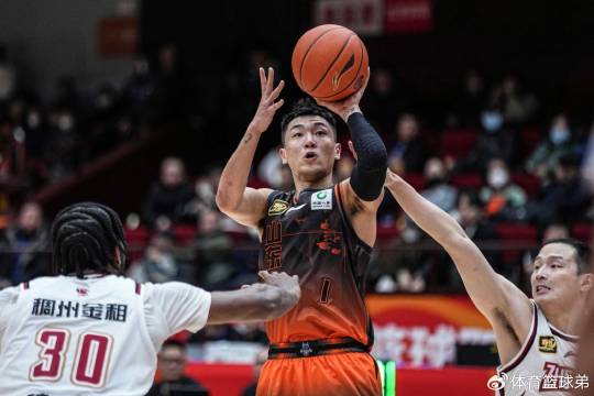 山东逆袭北京？许利民面临新挑战，大动作频频