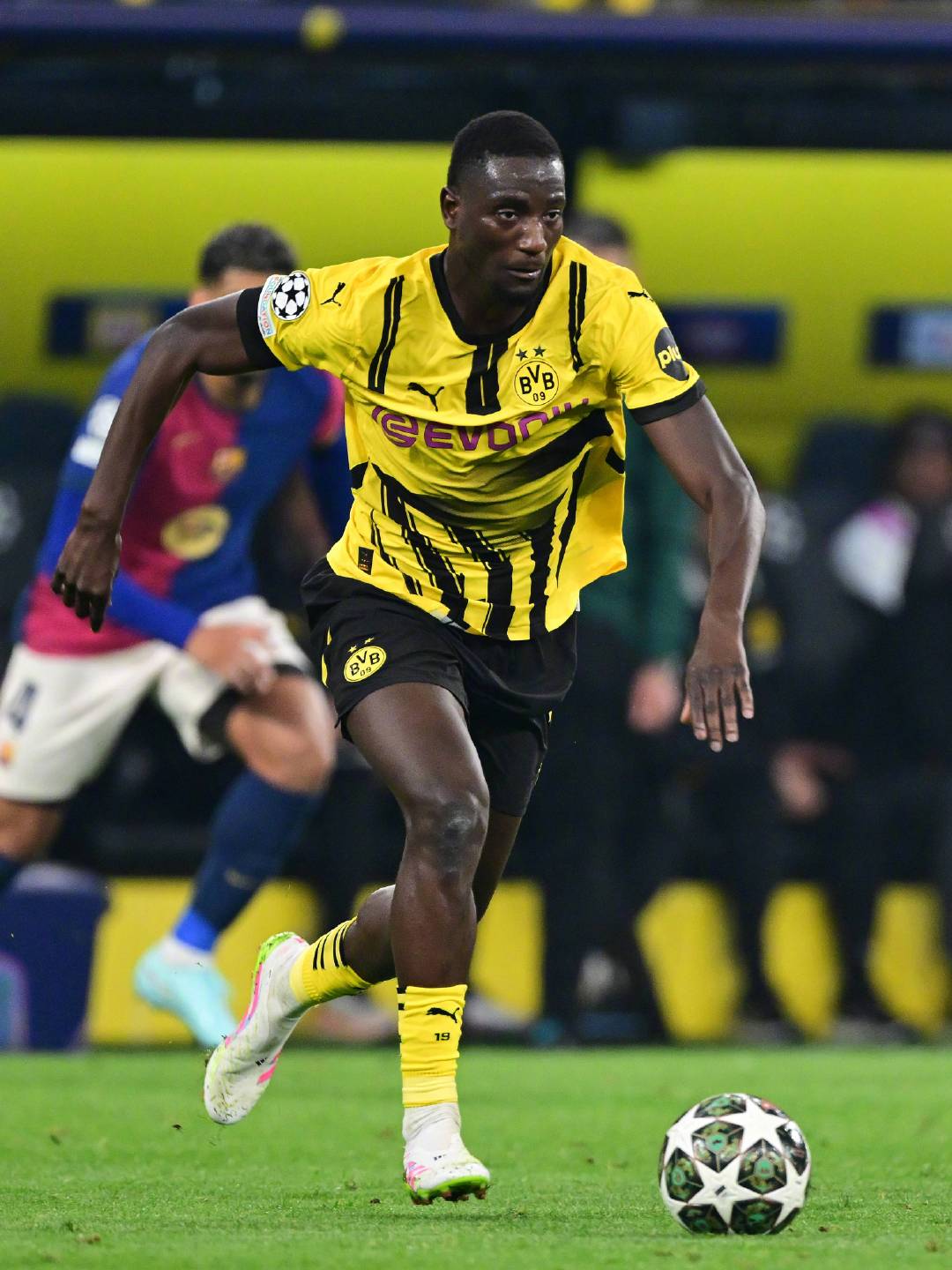 吉拉西13球夺欧冠金靴，效率超拉菲尼亚创多特纪录