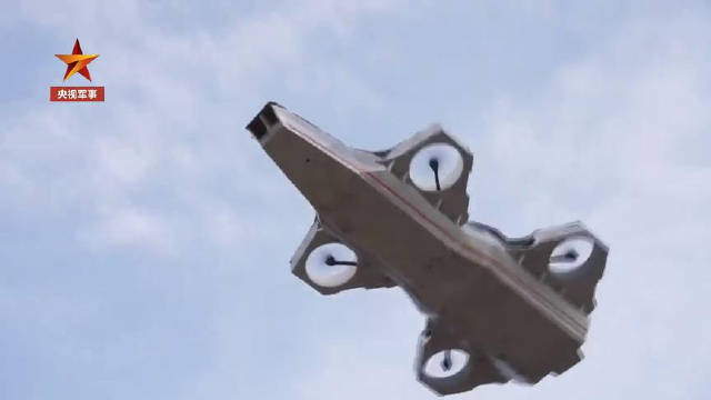 95后手搓航母轰炸机歼20