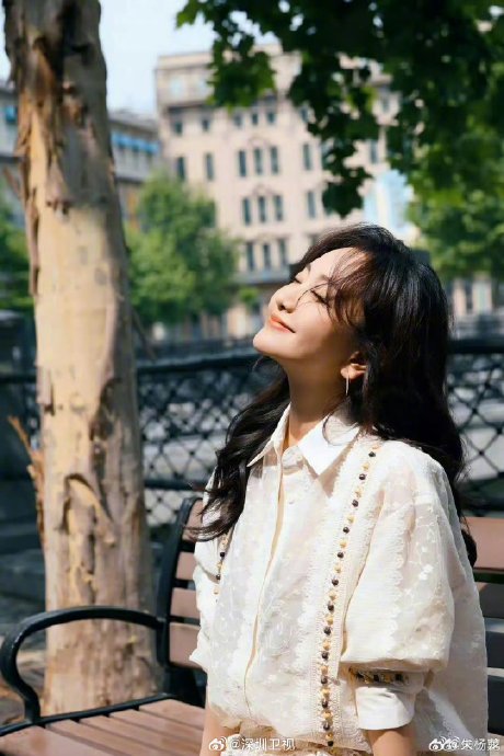 连续十一年为@杨蓉 庆生 ​​，祝两位友谊长存呀！