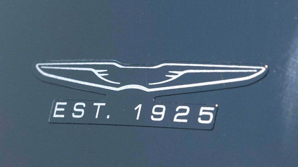 克莱斯勒百年纪念版Pacifica上市，燃油版44390美元起