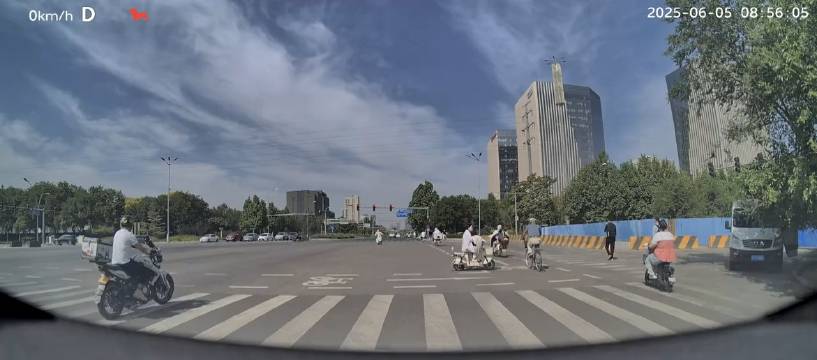 蔚来ET5T主动避险系统2秒内刹停救险