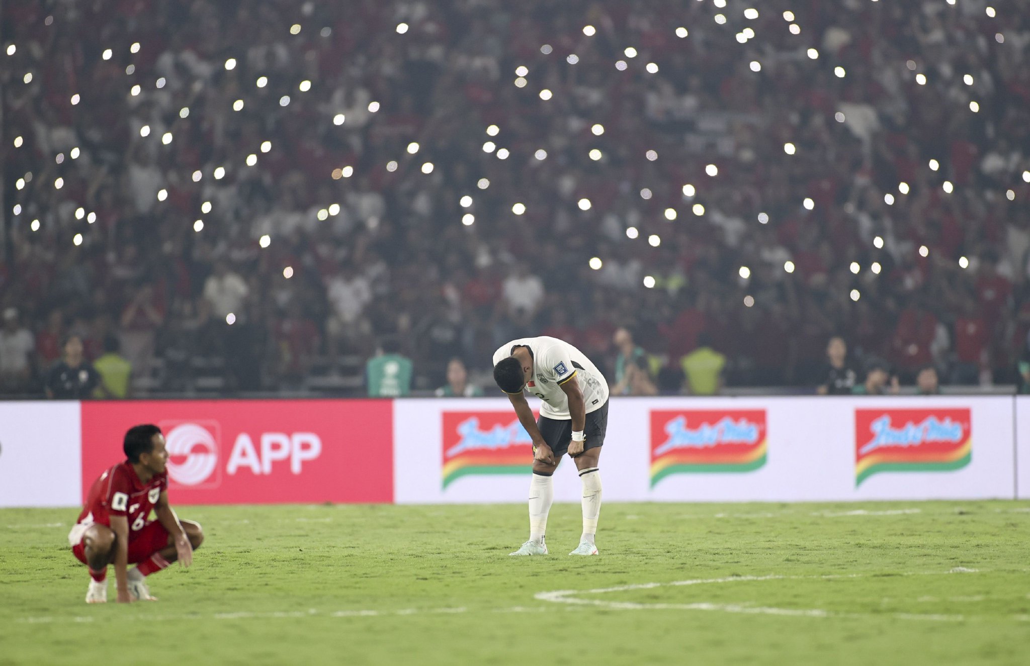 （体育）（1）足球——世预赛：中国队不敌印尼队