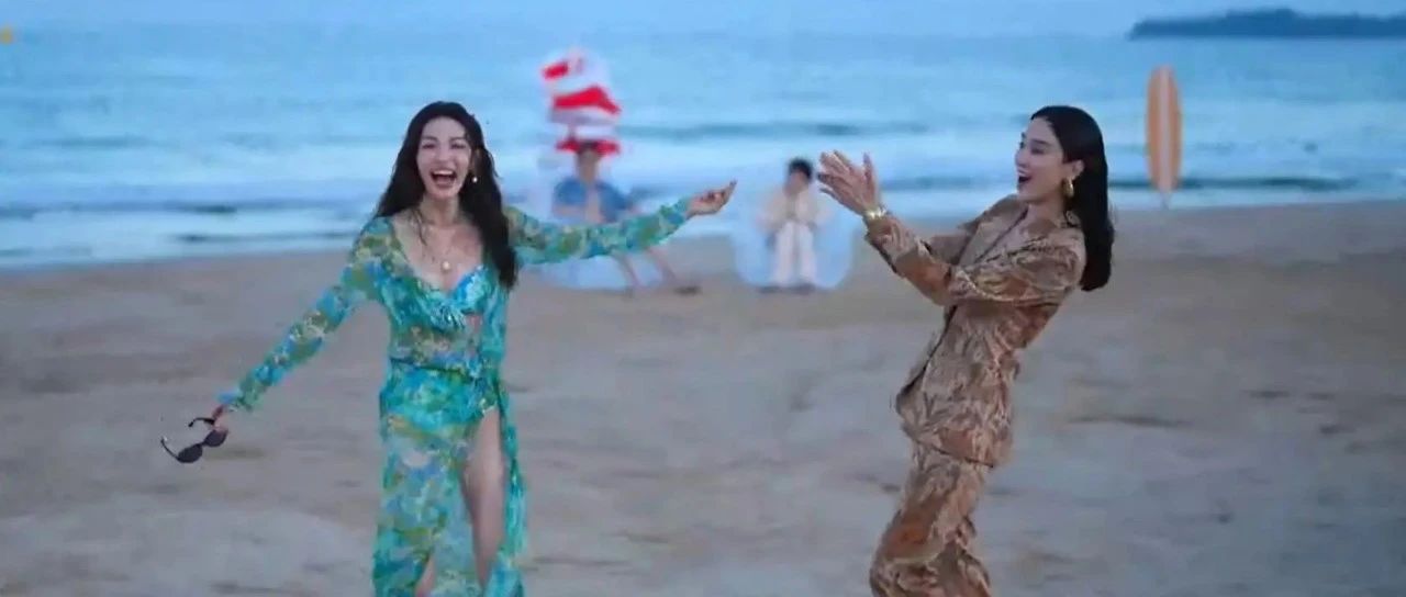 VOGUE红毯名场面：分手明星现场避嫌，屈楚萧像老头，章若楠社恐