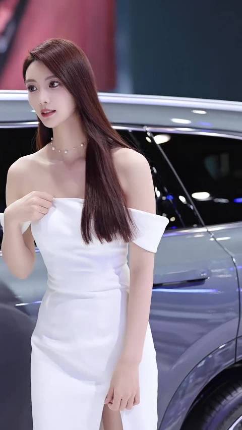 车展小姐姐 美吗