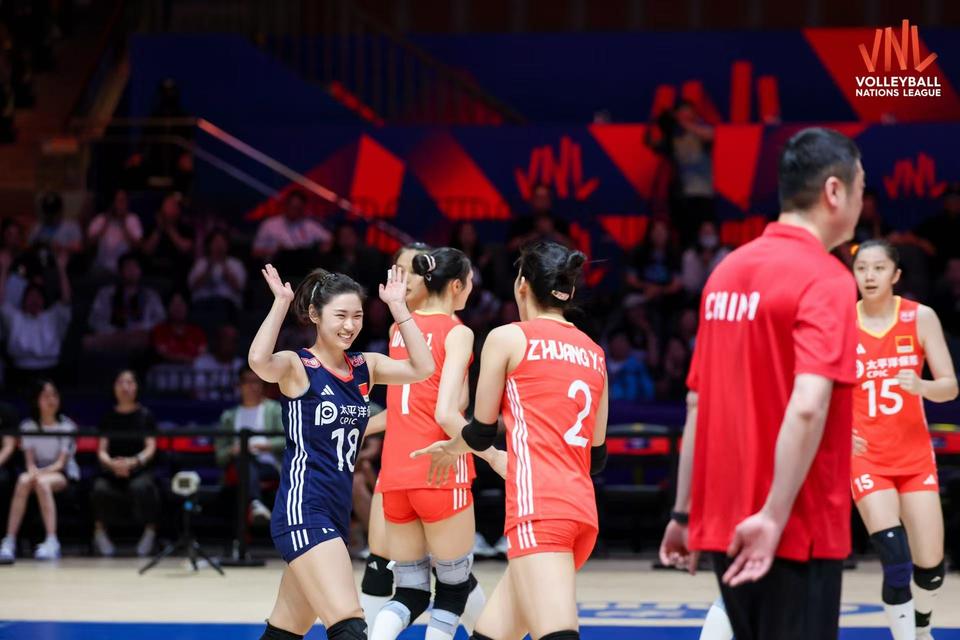 世界女排联赛｜“我不辛苦大家辛苦”！王梦洁感谢现场观众支持