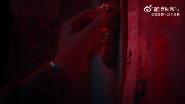 尾鱼编审的剧本把原著诡异感全留住了！