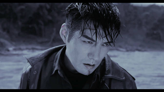 严屹宽《七根心简》演男鬼气质卓然，神秘氛围拉满