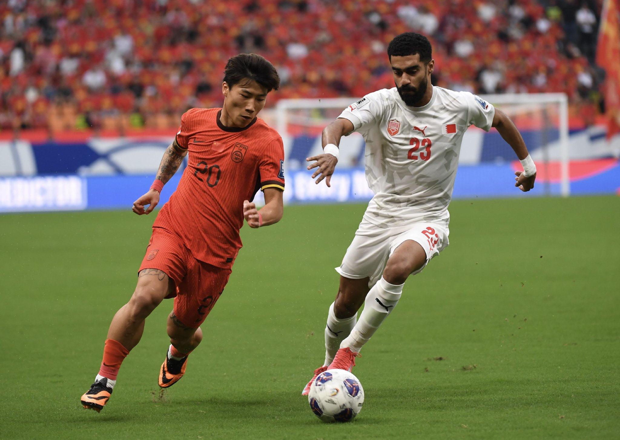 （体育）（18）足球——世预赛：中国队对阵巴林队