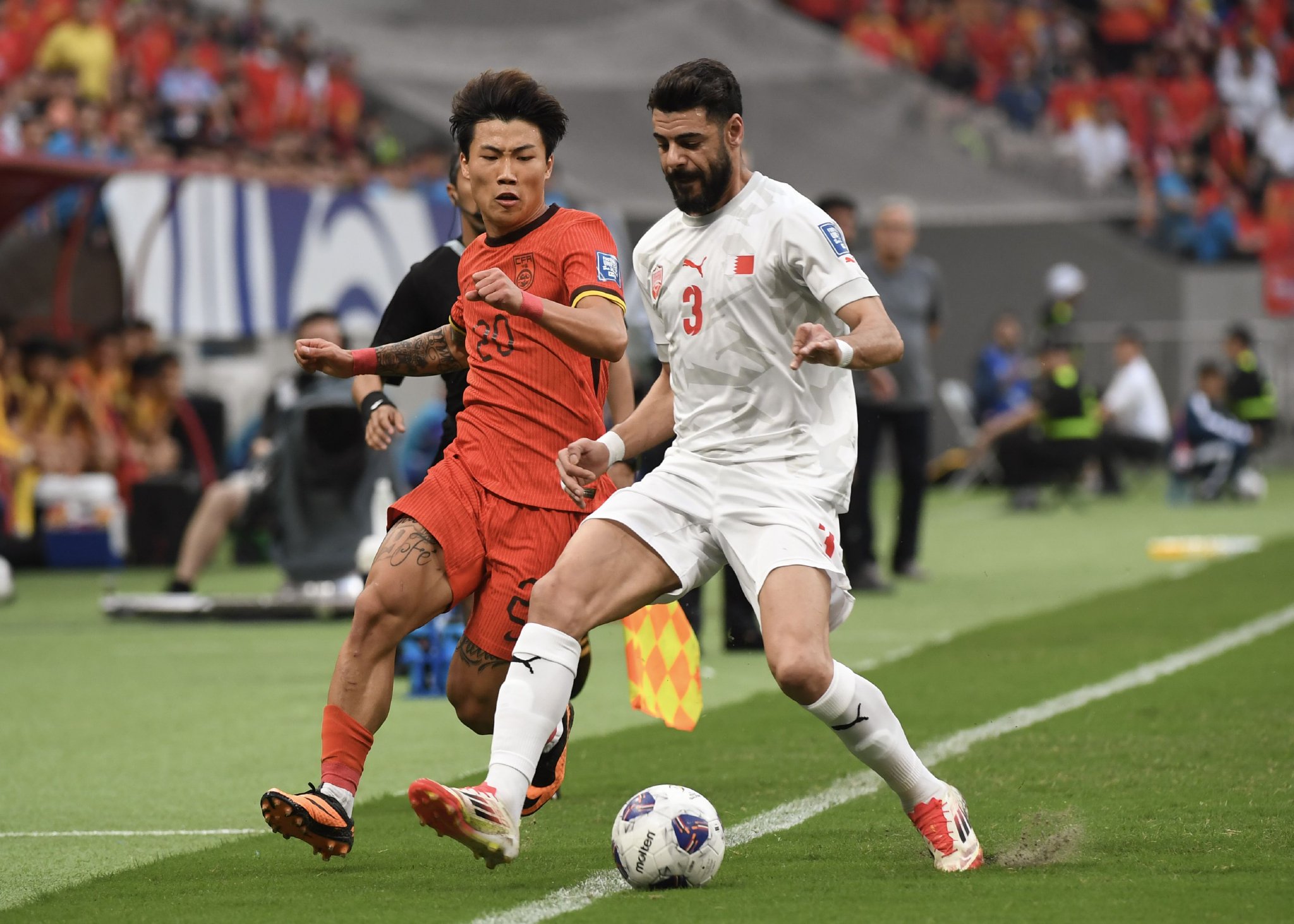 （体育）（16）足球——世预赛：中国队对阵巴林队