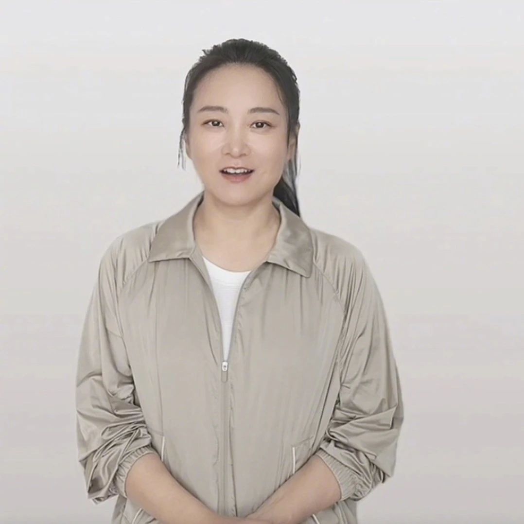 43岁贾玲，入围中国电影导演协会2024年度导演