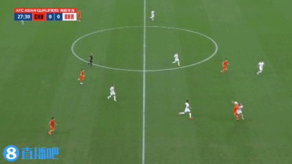 谢文能半场数据：吧友评分2.3，10次丢失球权，2次角球开出底线