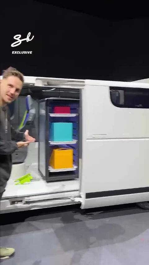 丰田东京车展发布Kayoibako电动概念车，内部结构适配地摊经济