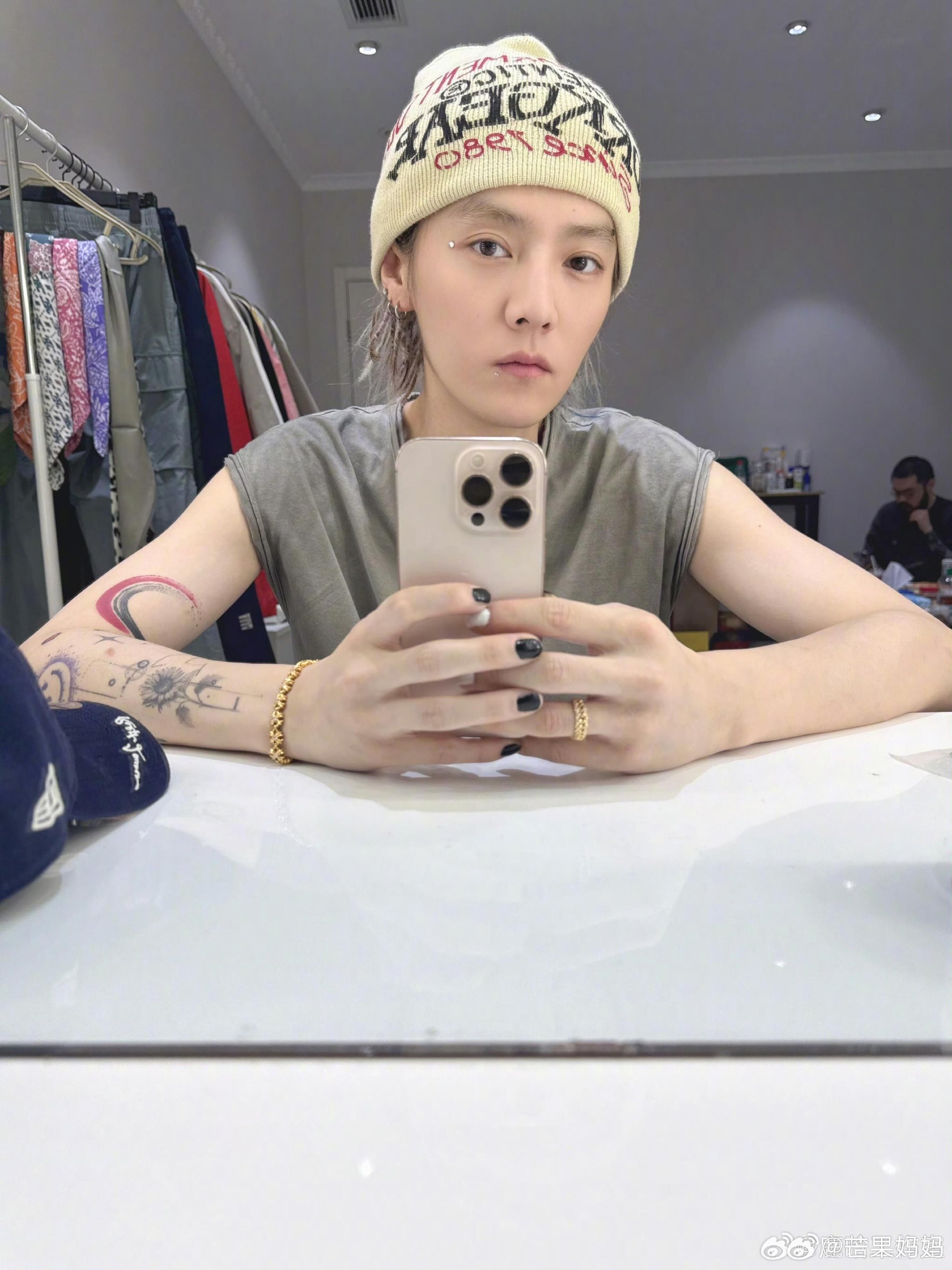 李晨刘诗诗鹿晗晒labubu玩偶引热议