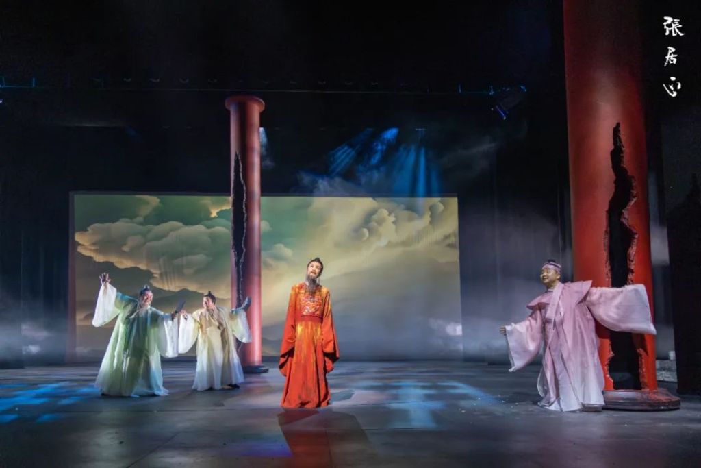 演出剧照   到了阴曹地府，张居正也免不了要面对实施新政惩治过的皇亲国戚与贪官污吏