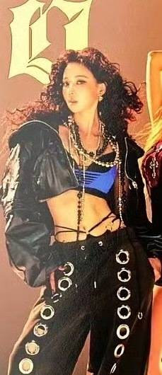 金玟庭小卷毛造型，特别特别帅的我们冬冬金旼炡！