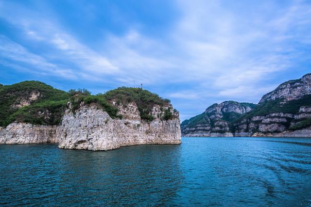 河南济源黄河三峡景区,群峰竞秀,山水交融,是小浪底的精华所在