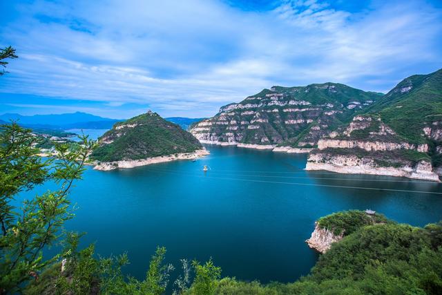 河南济源黄河三峡景区,群峰竞秀,山水交融,是小浪底的精华所在