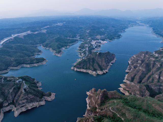 河南济源黄河三峡景区,群峰竞秀,山水交融,是小浪底的精华所在