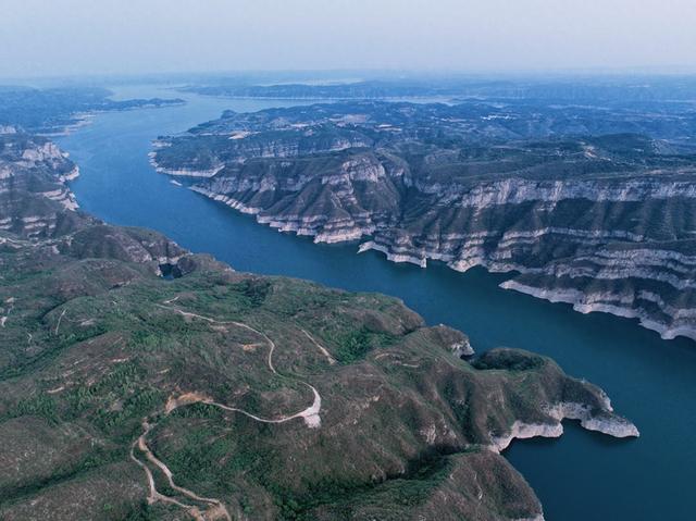 河南济源黄河三峡景区,群峰竞秀,山水交融,是小浪底的精华所在