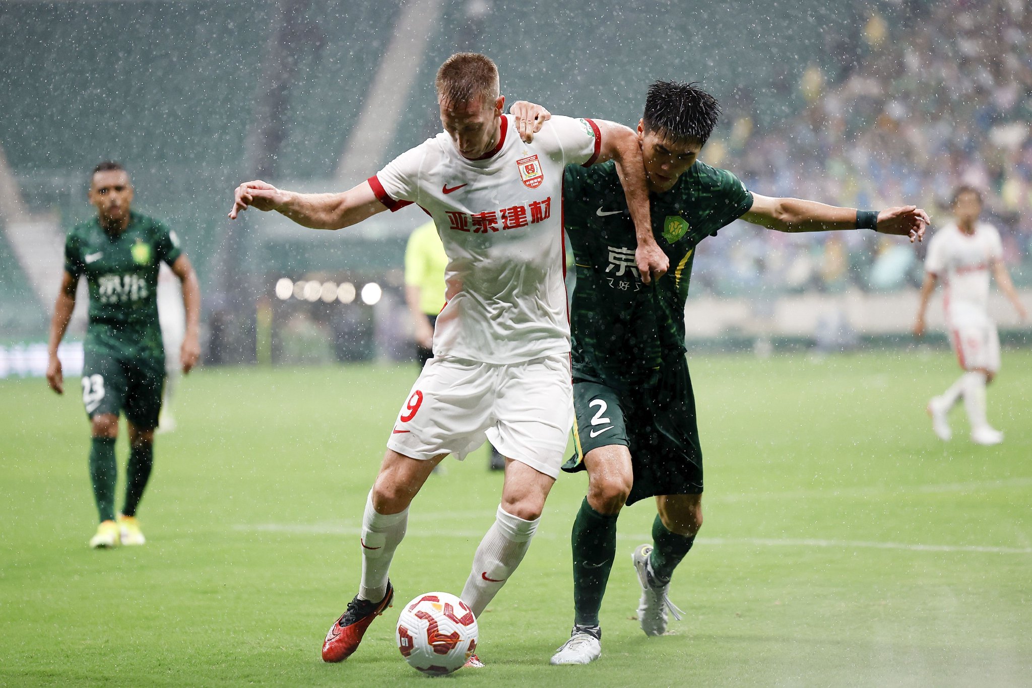 （体育）（11）足球——中超：北京国安胜长春亚泰
