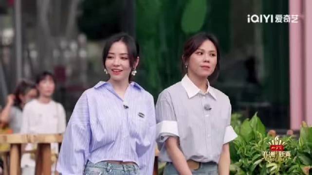 在里提问，为什么新加坡站这期导师没有舞台呢，之前三期导师都有合作舞台啊