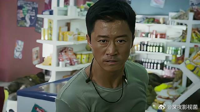 特种兵在国外被恐怖分子袭击，单枪匹马干掉这么多人，厉害