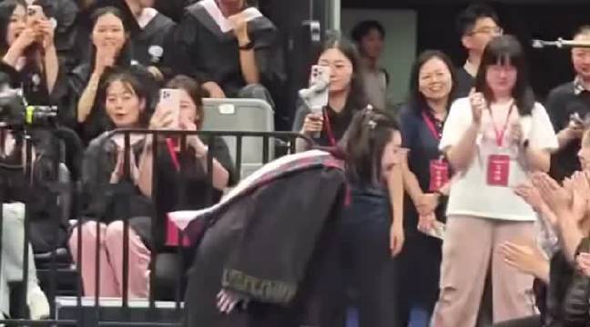 奥运冠军昌雅妮华中科大毕业，含泪合唱或缺席世锦赛