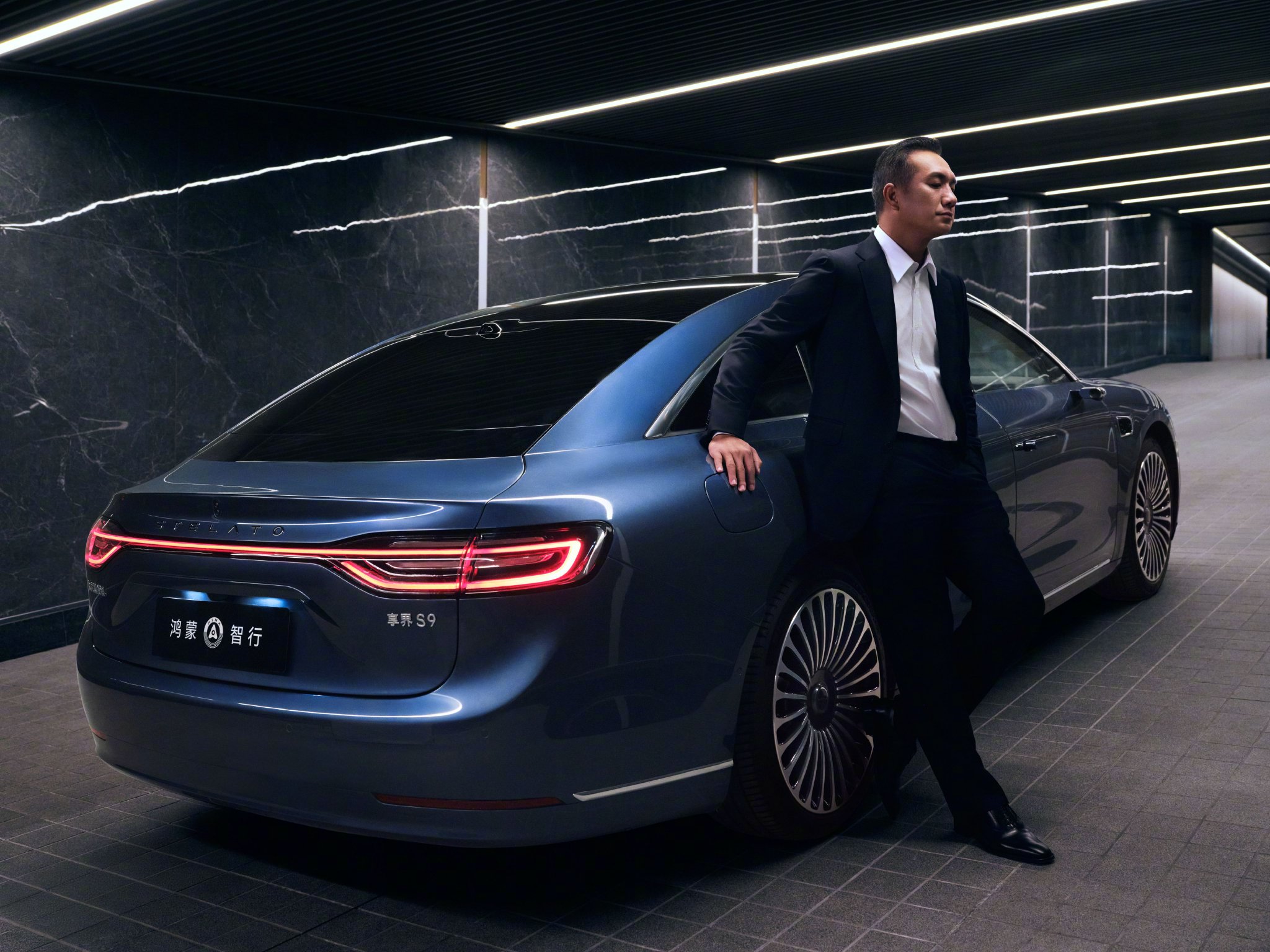 黄觉体验享界S9增程版，2080瓦音响、零重力座椅吸睛