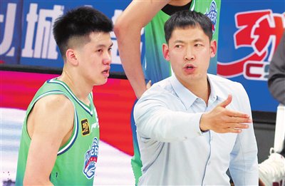 天津荣钢先行者男篮主帅已辞职（图）
