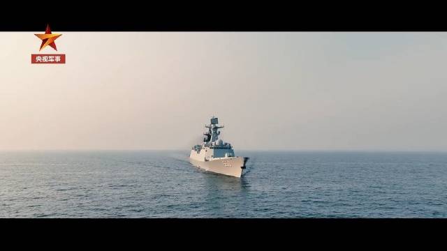 潍坊舰海上训练