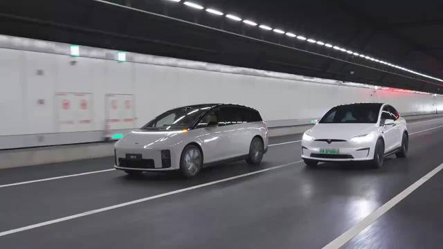 理想i8与特斯拉Model X同框对比,SUV与MPV界限趋模糊