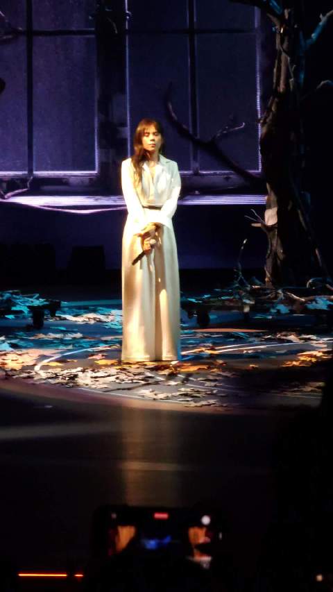 蔡健雅作为最佳女歌手的live现场，舞美不错，状态也很稳