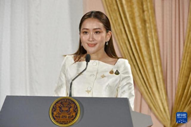 面临罢免的泰国总理佩通坦何去何从?