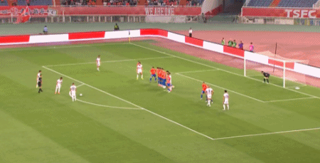 罗慕洛把任意球当点球踢！蓉城客场3比1击败山东泰山，晋级足协杯八强