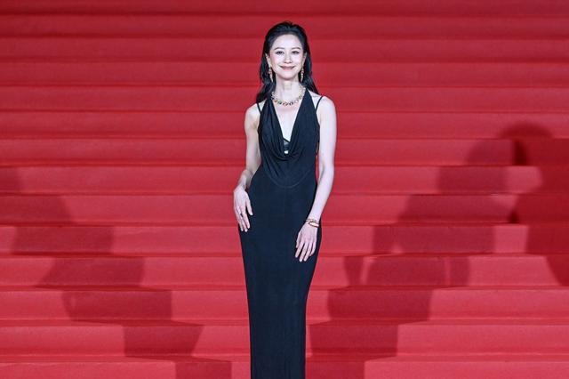 2025年6月21日,上海大剧院,演员倪虹洁。澎湃新闻记者 朱伟辉 图