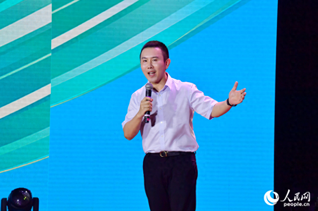 6月19日晚,在“青春华章・‘赣’劲十足”网络大思政课主题活动上,毛浩夫讲述了井冈山精神的传承故事。人民网记者 时雨摄