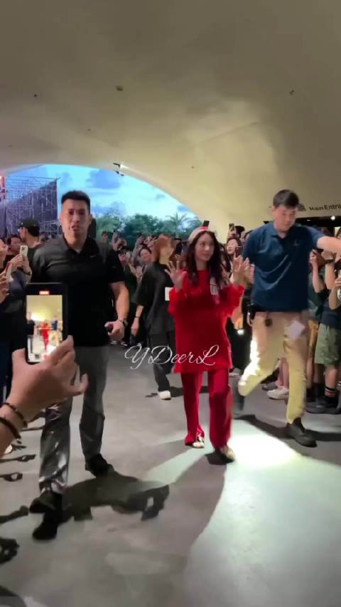 S.H.E合体，田馥甄巡演Selina、Ella惊喜现身