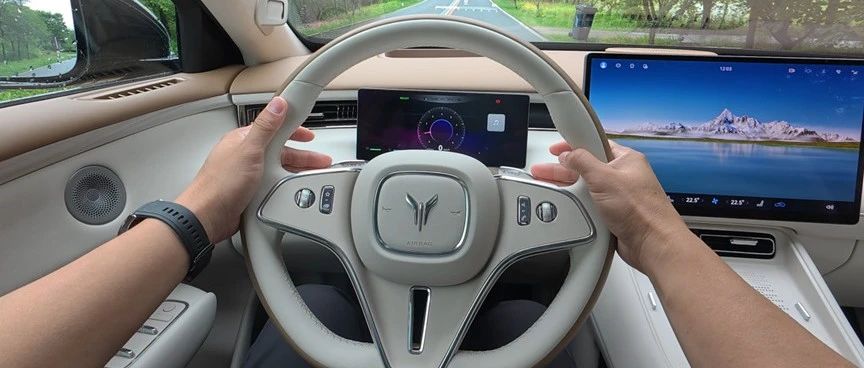 试驾岚图FREE+，“手动挡”的新能源车开起来怎么样