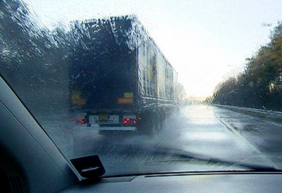 【提示】如遇强降雨，这份安全行车锦囊请收好→