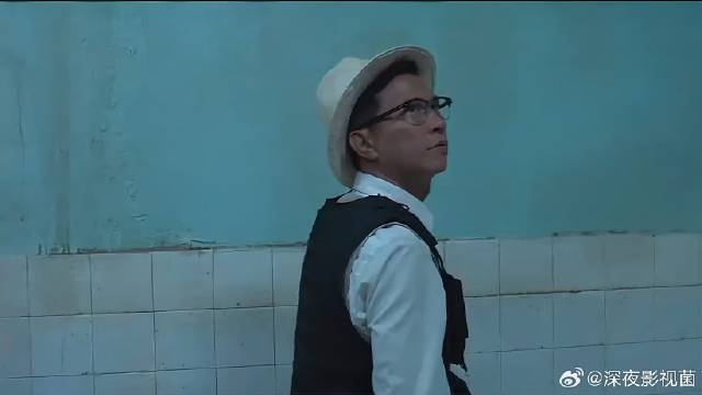 这火力也太猛了，里面突击手外面狙击手，这可咋跑