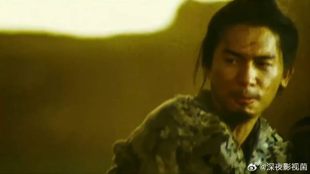 剑客只身对抗大批马贼，而视力渐弱的他，根本没有优势