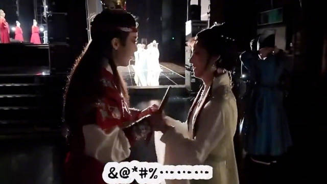 命好温柔的宝哥哥！我也想被君君摇手手aaaa