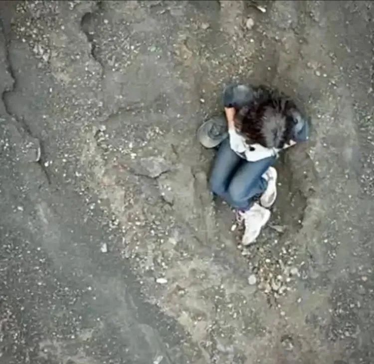 女子坠落印尼活火山！本来还活着，救援各种摸鱼，四天后悲剧了...